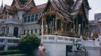 Bangkok_Grand_Palace_ML_b.jpg (31628 bytes)