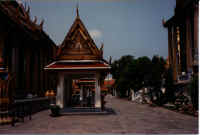 Bangkok_Grand_Palace_c.jpg (27681 bytes)