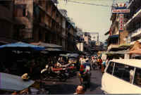 Bangkok_streets.jpg (34343 bytes)