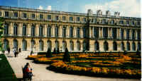 40th_bday_Versailles_gardens.jpg (42086 bytes)